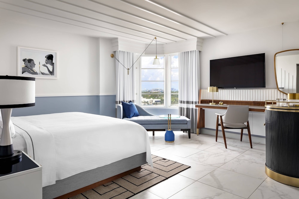 Room, King Bed, Sofa