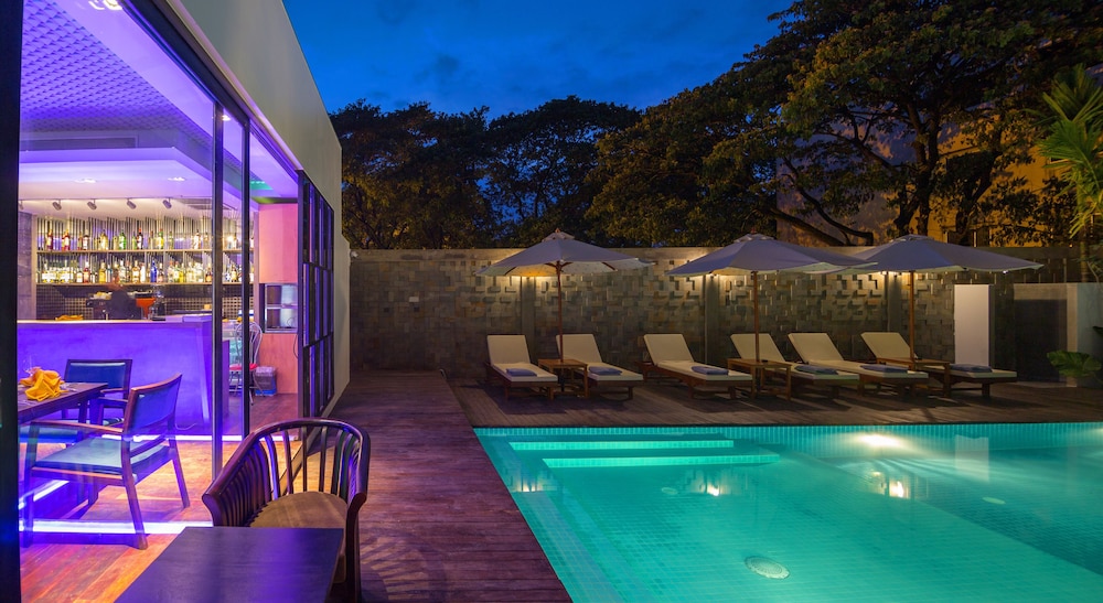 Apsara Residence Hotel 69/72