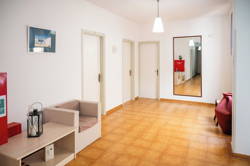 NARKISSOS HOTEL 34/50
