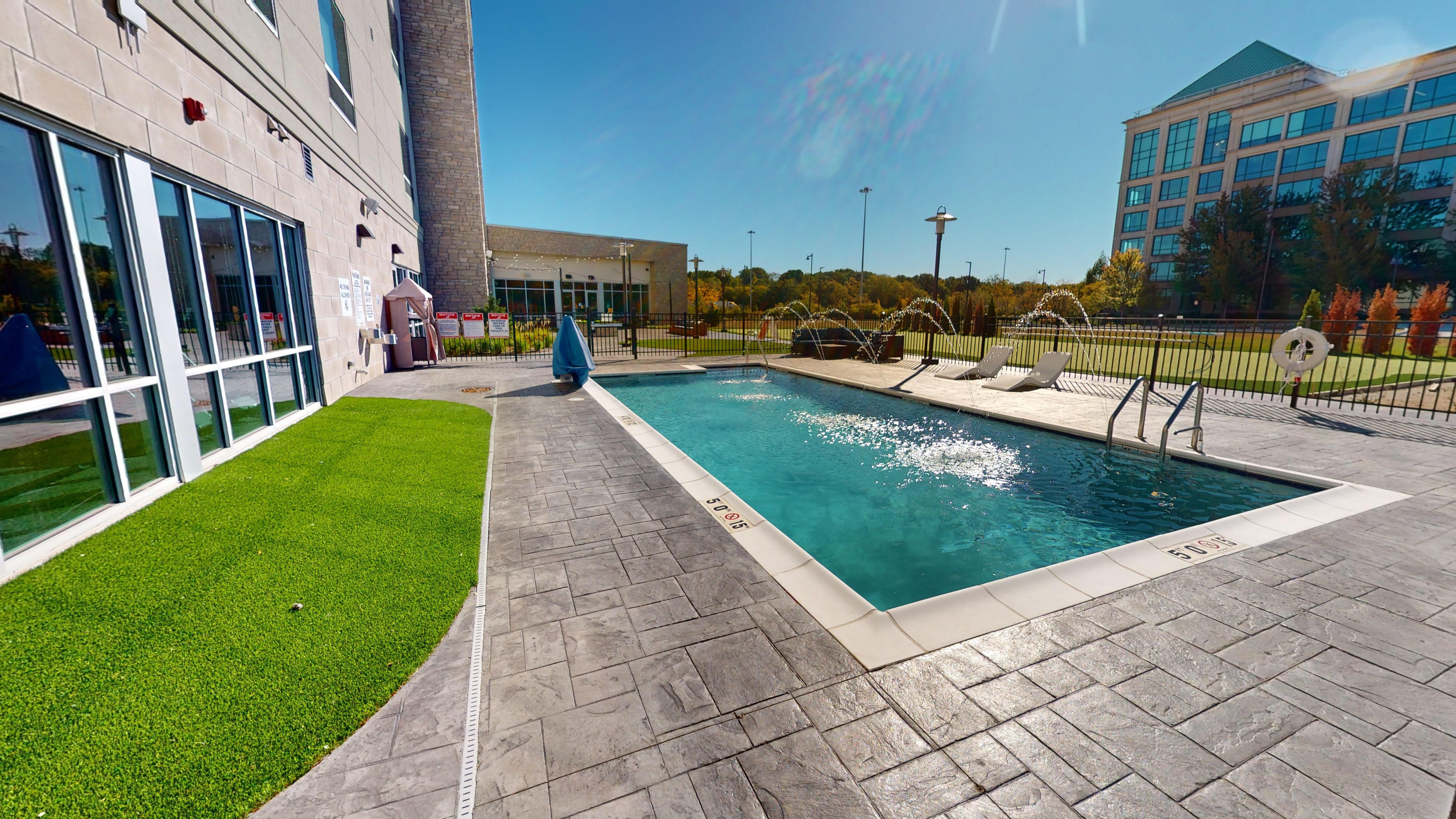Holiday Inn Express & Suites Chicago Schaumburg, an IHG Hotel 42/50