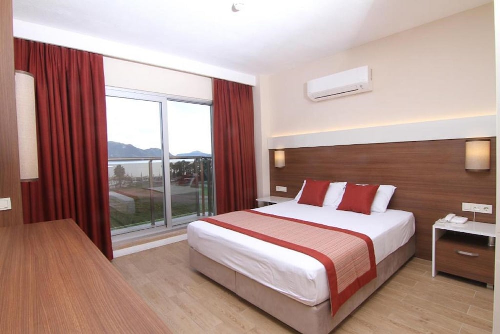2 BEDROOMS, FAMILY SUITE, SEA VIEW