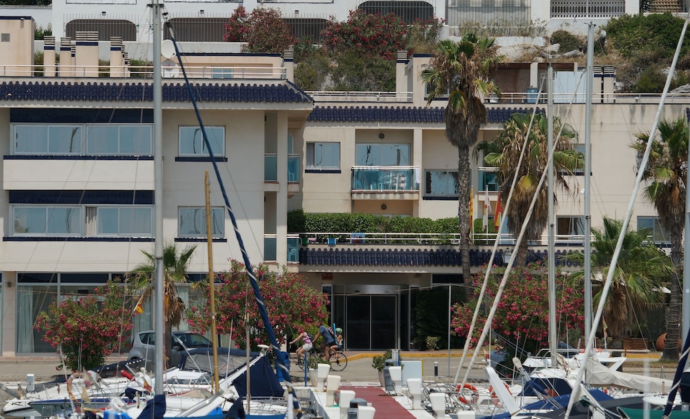 Port Sitges Resort Hotel 63/70