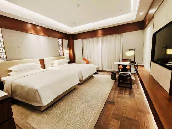 Hollywood, Vip, Pavilion, 2 Double Beds