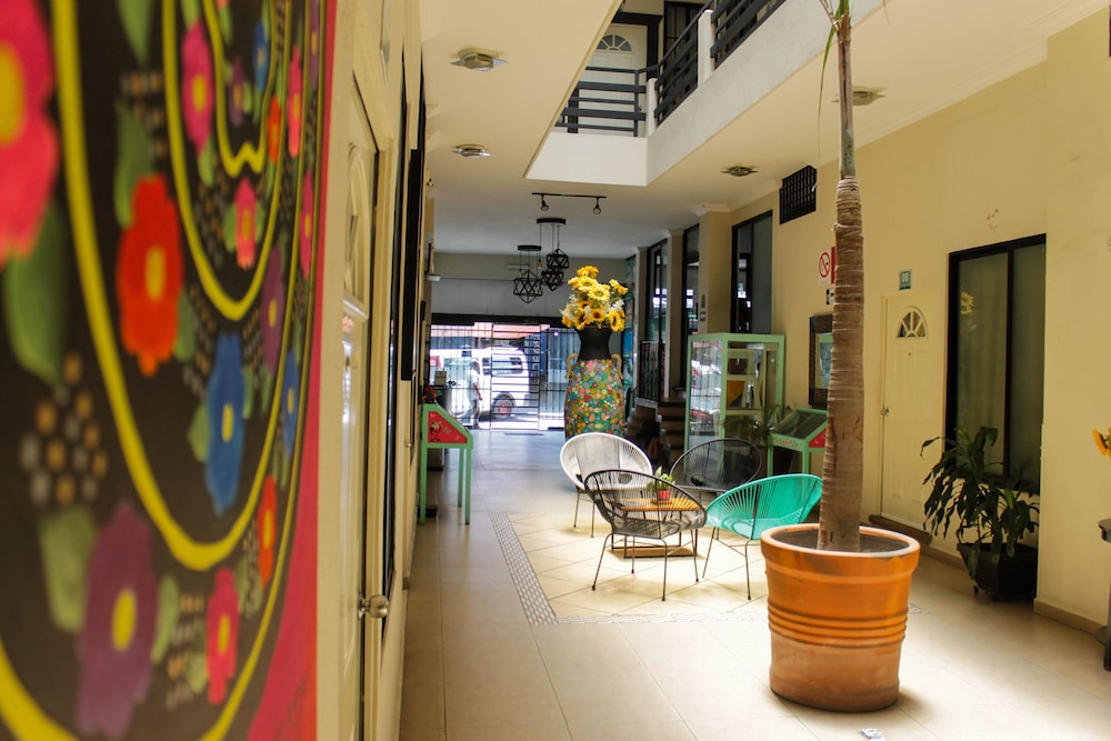 Hotel Esmeralda's 26/31