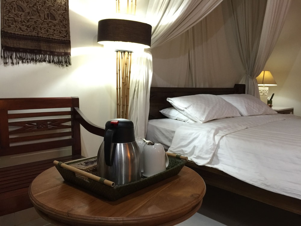 BUMI AYU BUNGALOWS 23/66