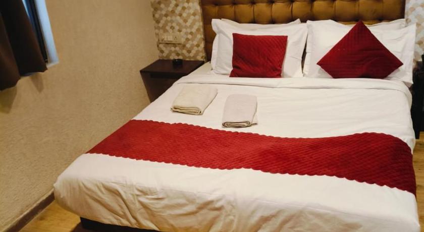 HOTEL ROYAL GARDEN 26/40