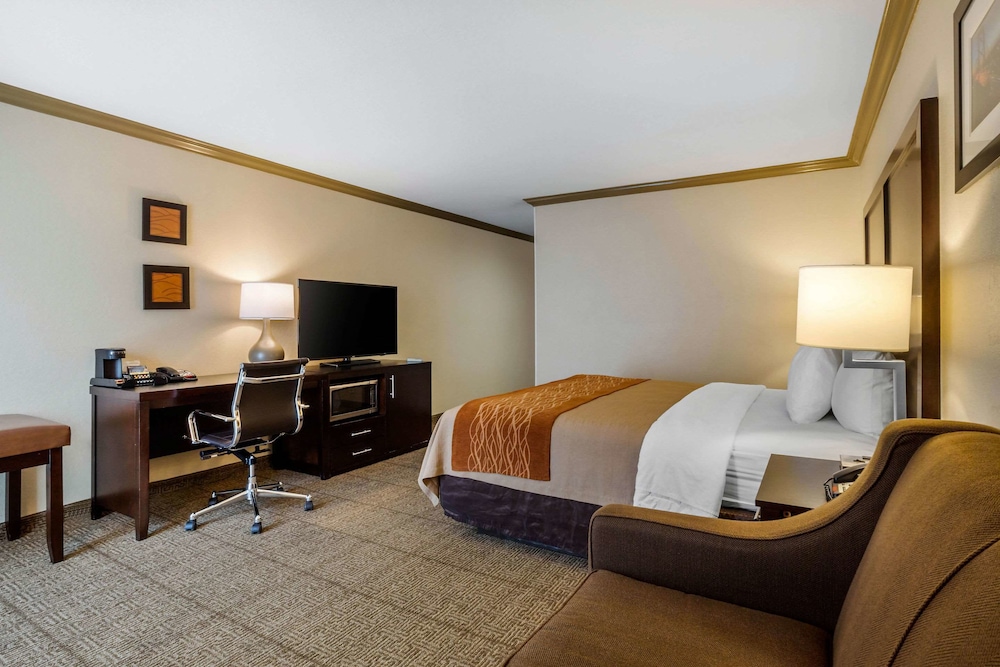 Comfort Inn Castro Valley CA 8/39