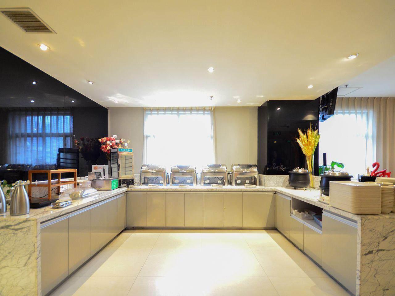 Campanile Hotel (Wuhan East Lake, Xudong Street, Qunxingcheng Metro Station) 10/45