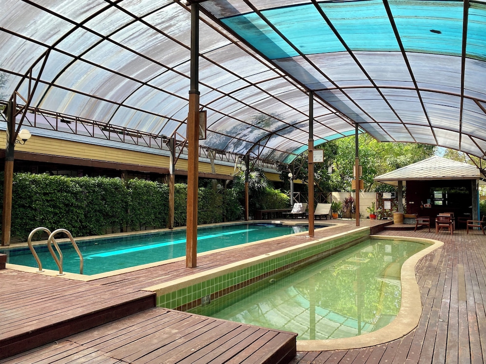 Maikaew Damnoen Resort 24/50