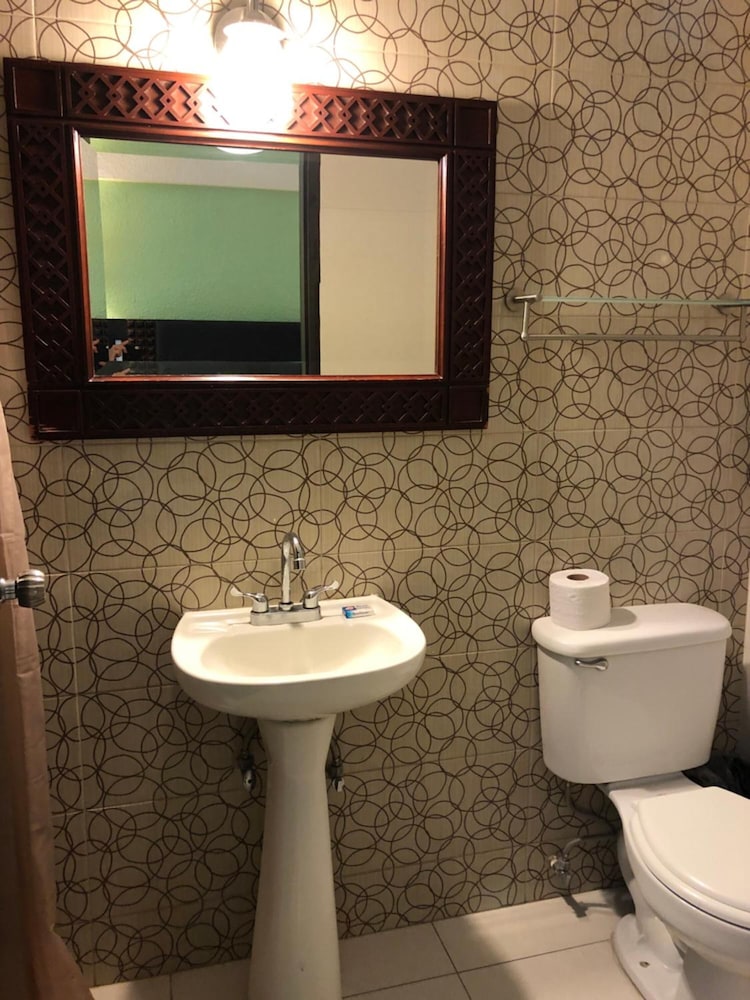 Frances Hotel 45/54