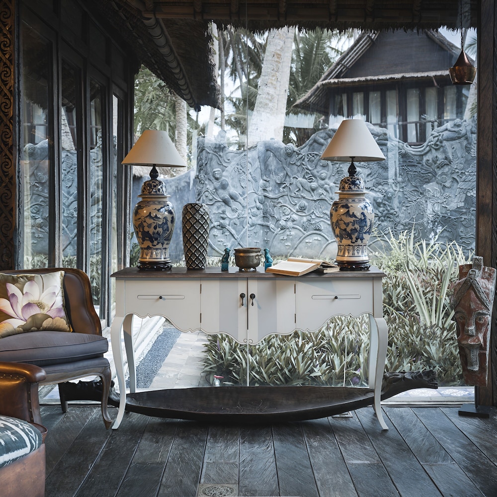 Absolute Beachfront Romantic Villa Laut 5/30