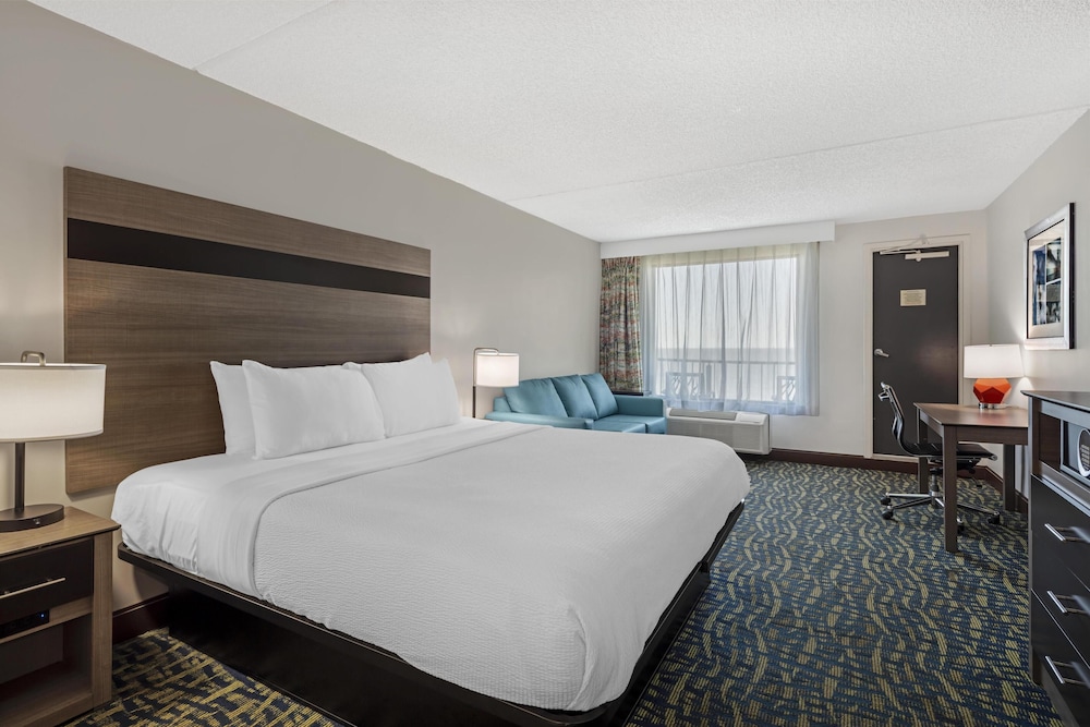 Standard, King Bed, Ocean Front, Sofa, Balcony, Large