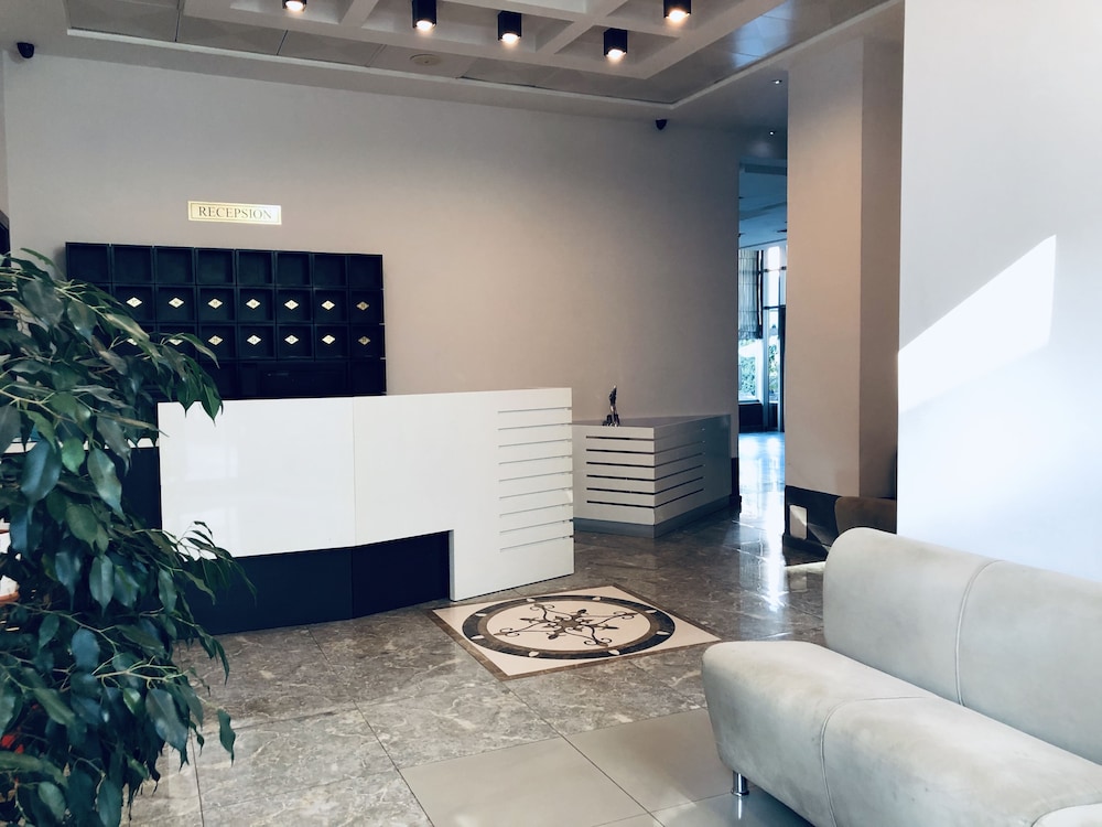 Kompleksi Arifi Hotel 7/50