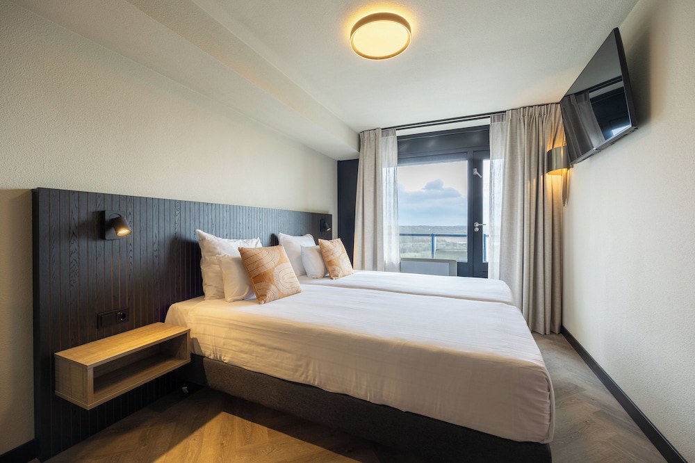 Comfort Room 1 Twin Bed Renovated