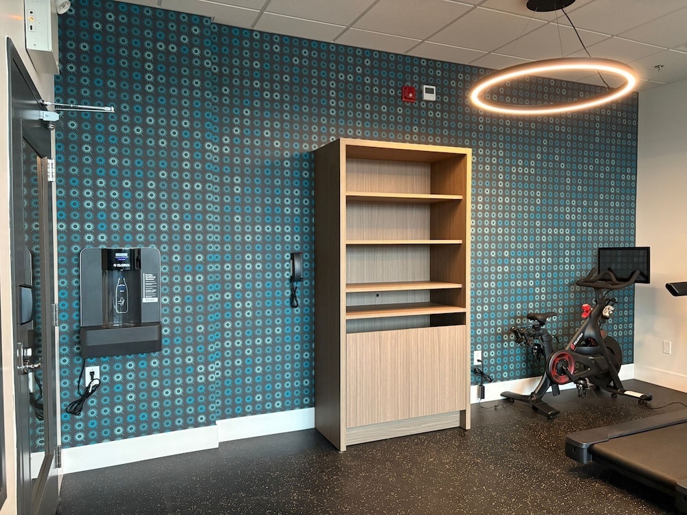 La Quinta Inn & Suites by Wyndham Kelowna BC 30/51
