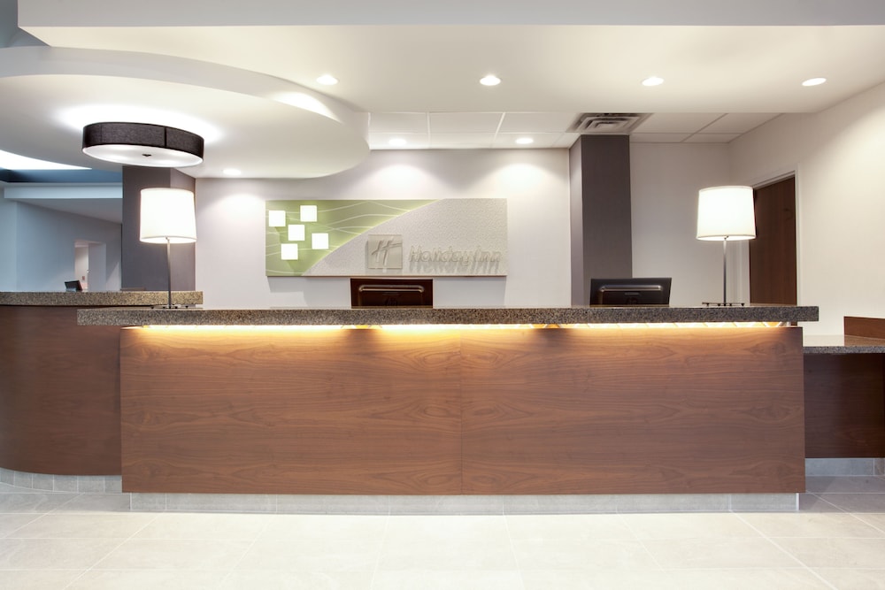 Holiday Inn Ottawa East 8/76