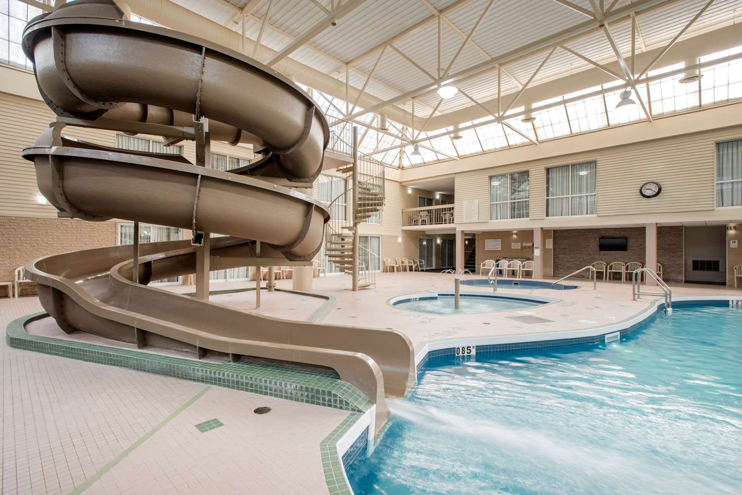 Clarion Hotel & Suites Brandon 11/35