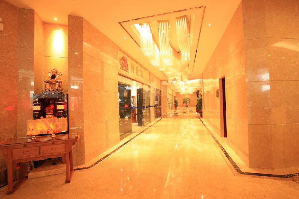 Avant-Garde Hotel 23/50