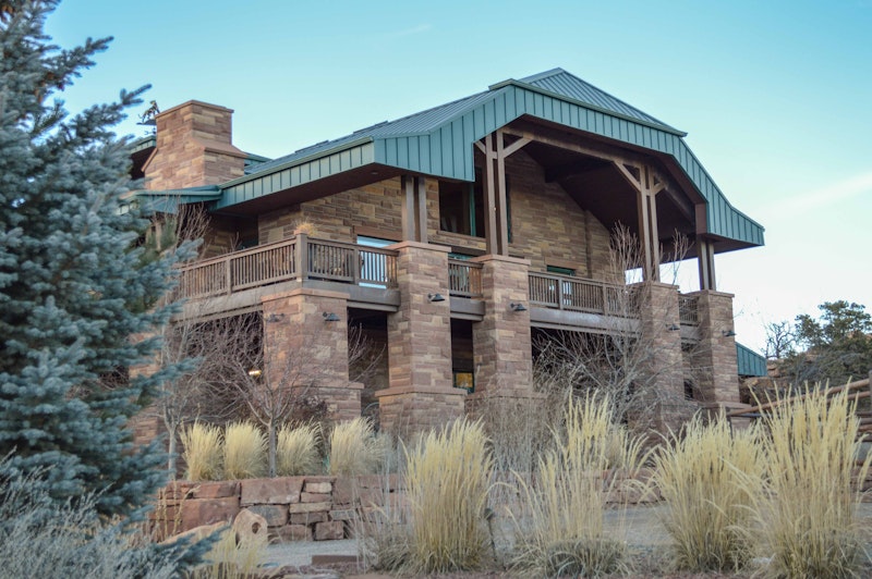 Cougar Ridge Lodge 2/79
