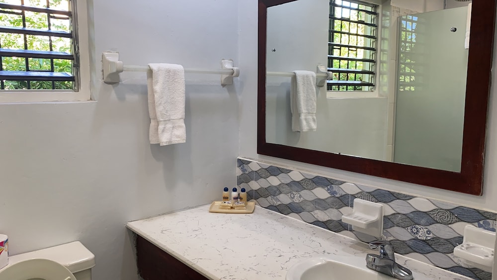 Tobys Resort 32/33