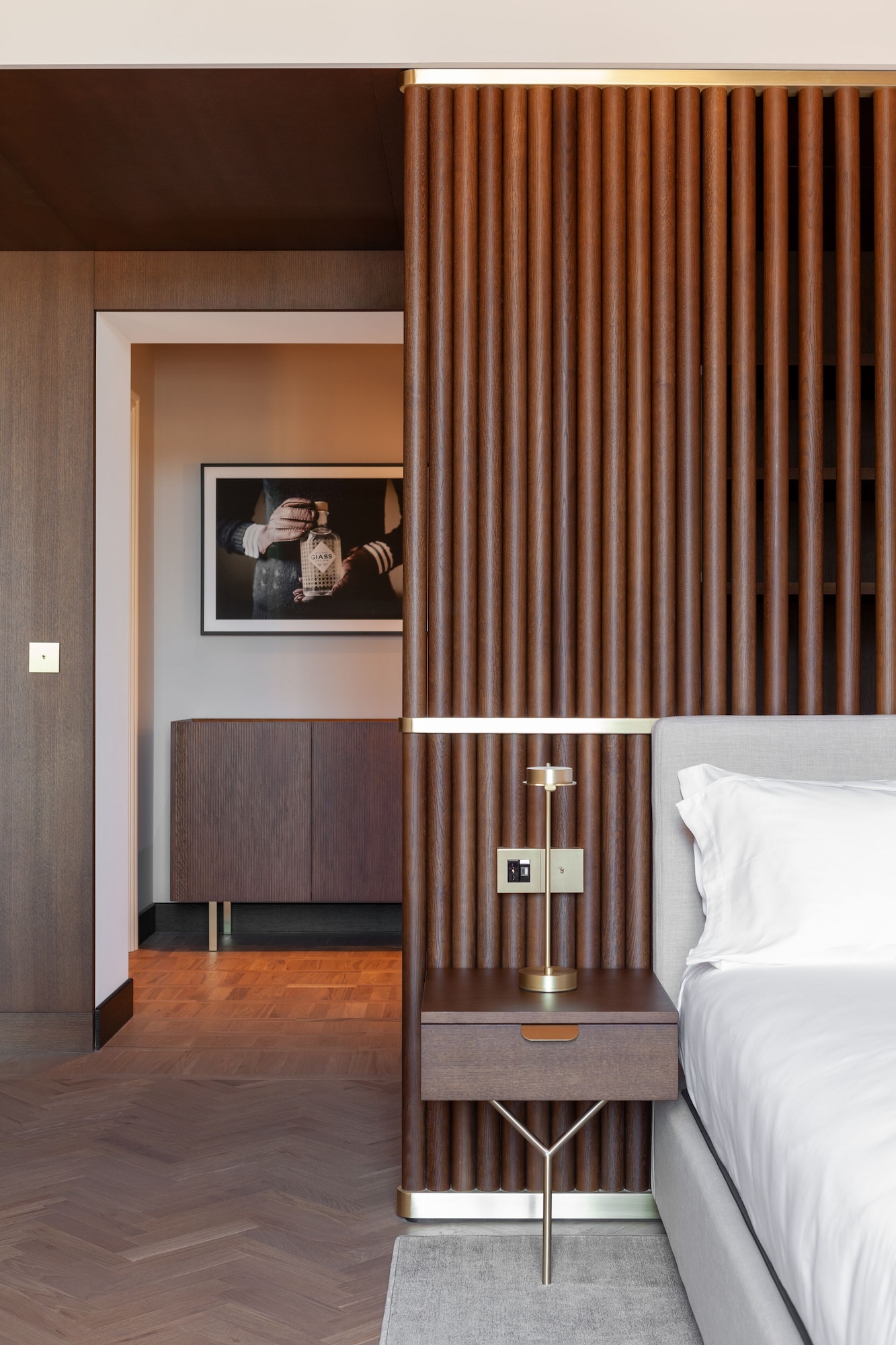 ROOM, DOUBLE BED, CATHEDRAL VIEW