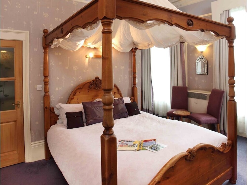 Holmwood House Hotel 10/23