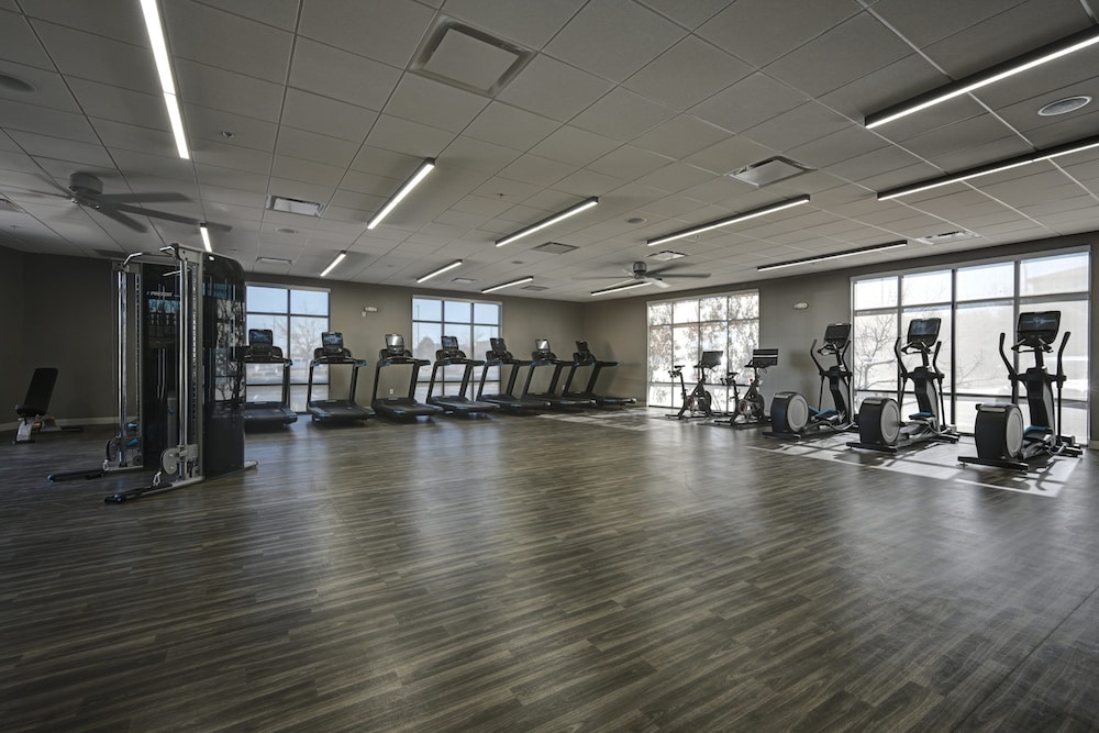 DoubleTree by Hilton Denver International Airport (ex. Holiday Inn Hotel And Suites) 27/45