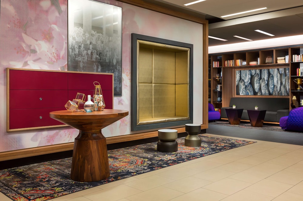 Hyatt Centric Arlington 48/73