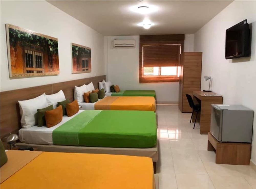 Hotel Condina 12/26