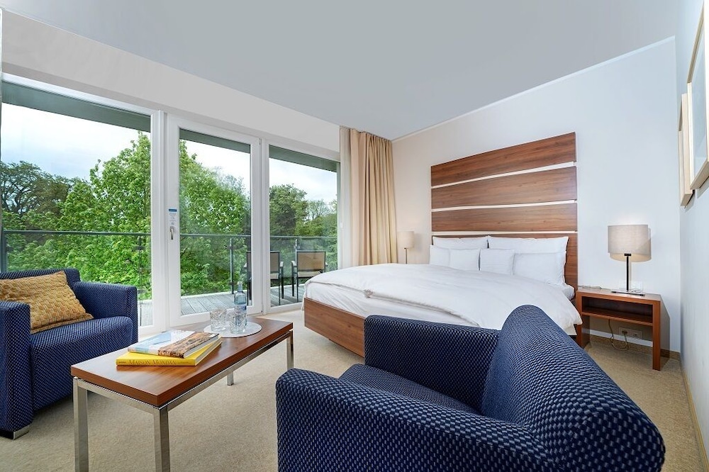 Room, Double Bed, Land Side, Small، THE GRAND Ahrenshoop 3/6