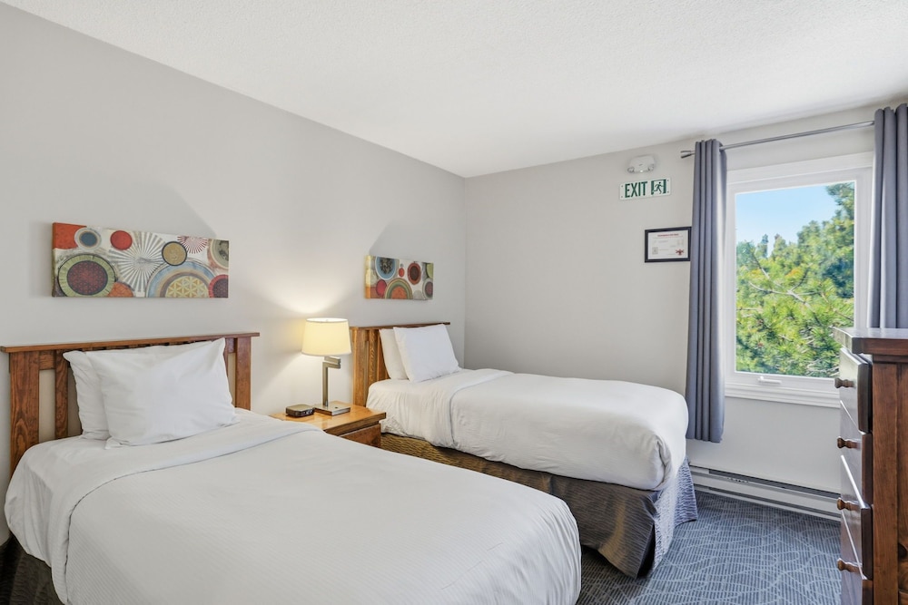 Mountain, Twin Beds, King and Queen Bed, Sofa