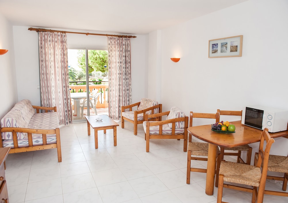 Apartamentos Sol Romantica by DOT Suites 26/57