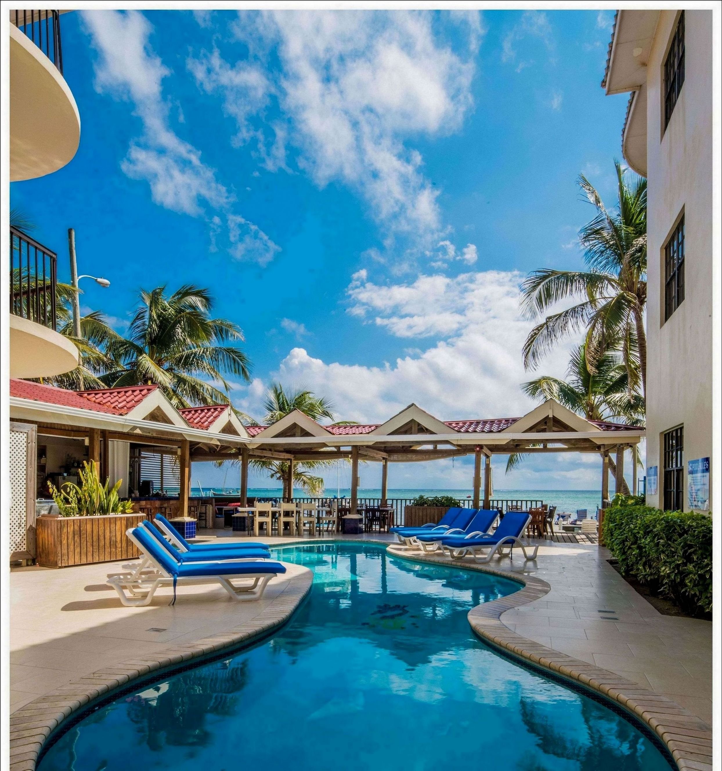 SunBreeze Suites 24/24