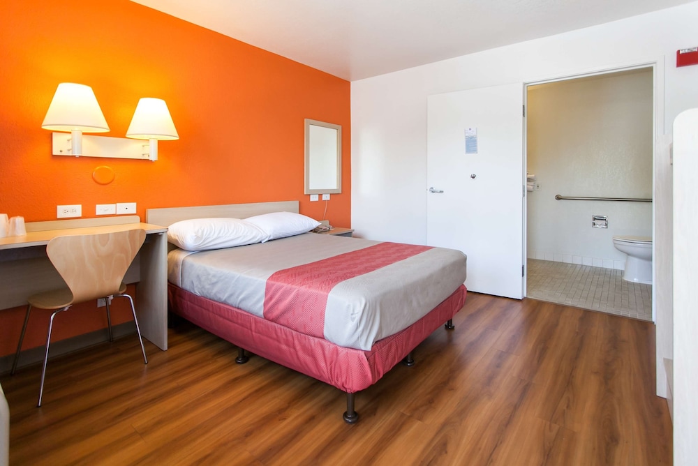 Motel6 Rosemead, CA - Los Angeles 24/46