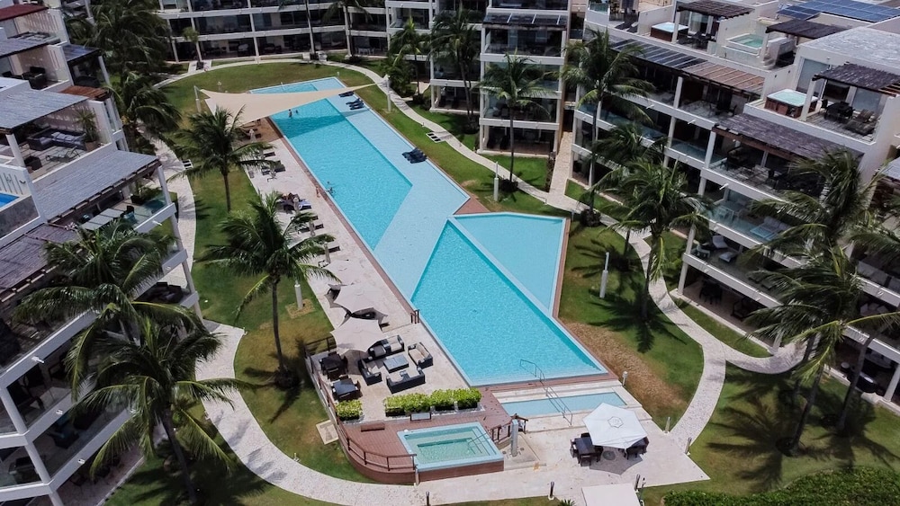 The Elements Oceanfront & Beachside Condo Hotel 23/50