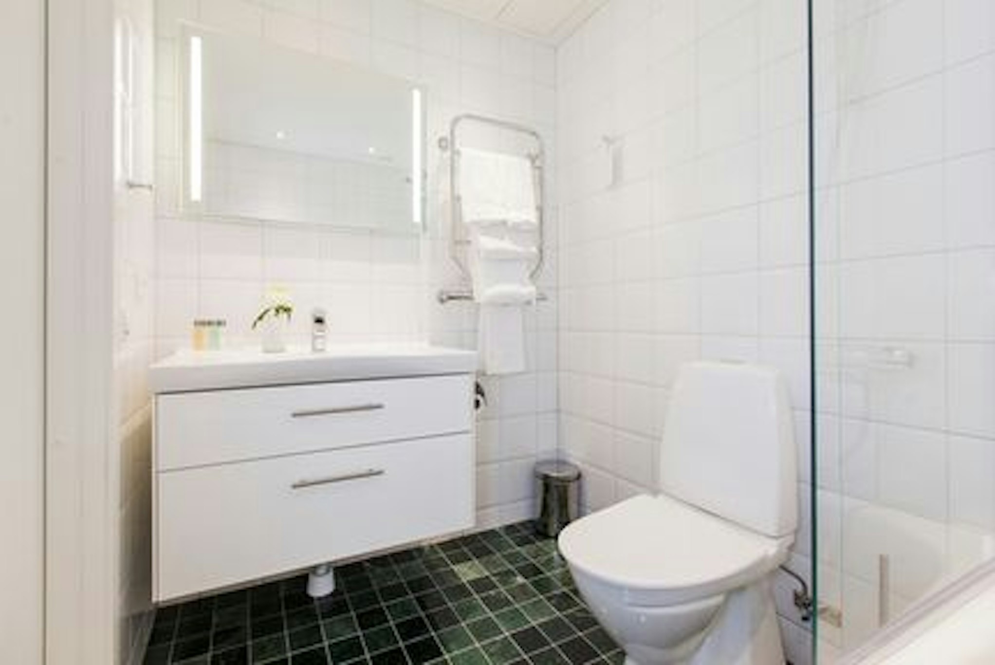 Suite, Apartment