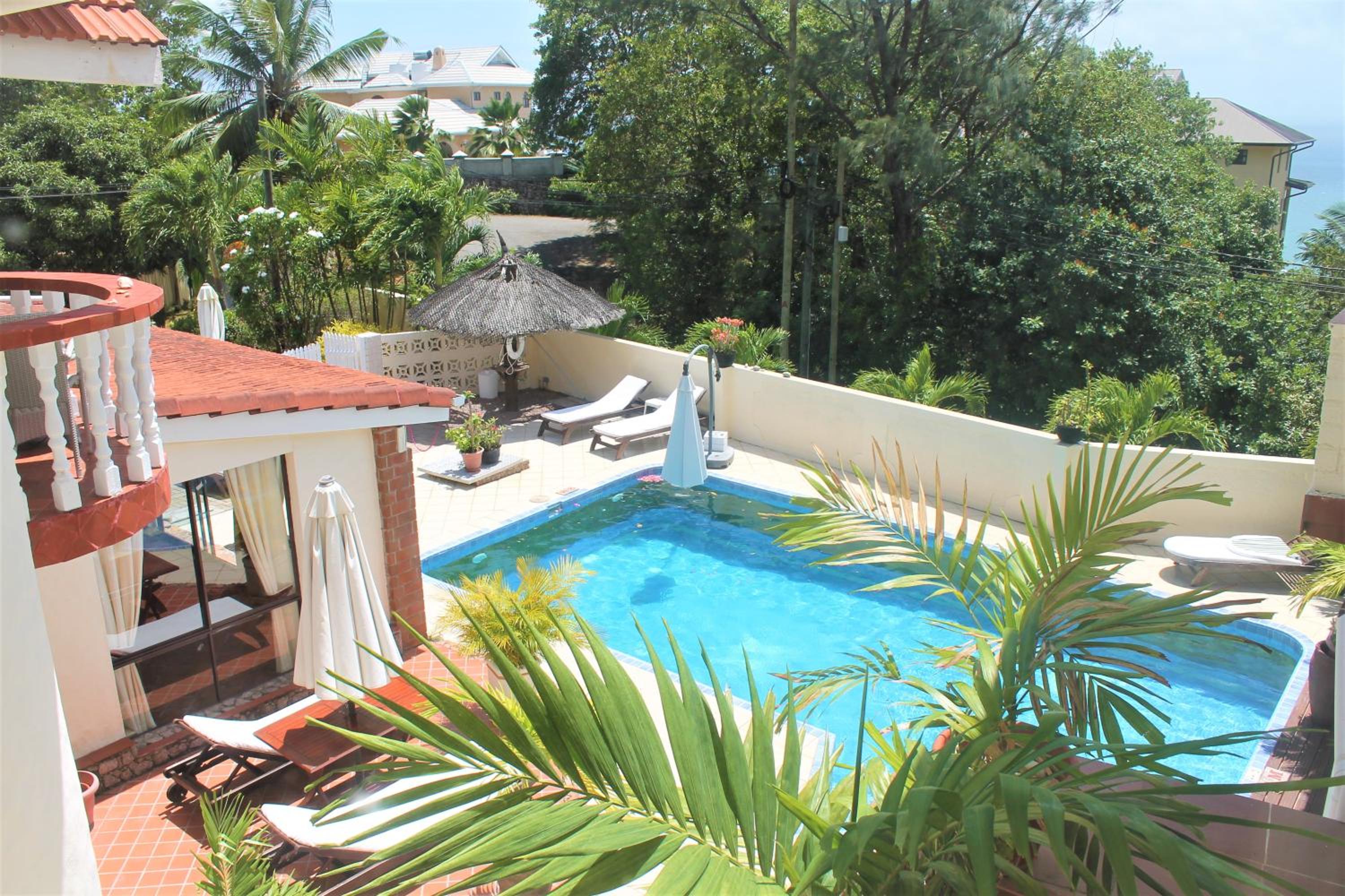 Carana Hilltop Villa 25/33