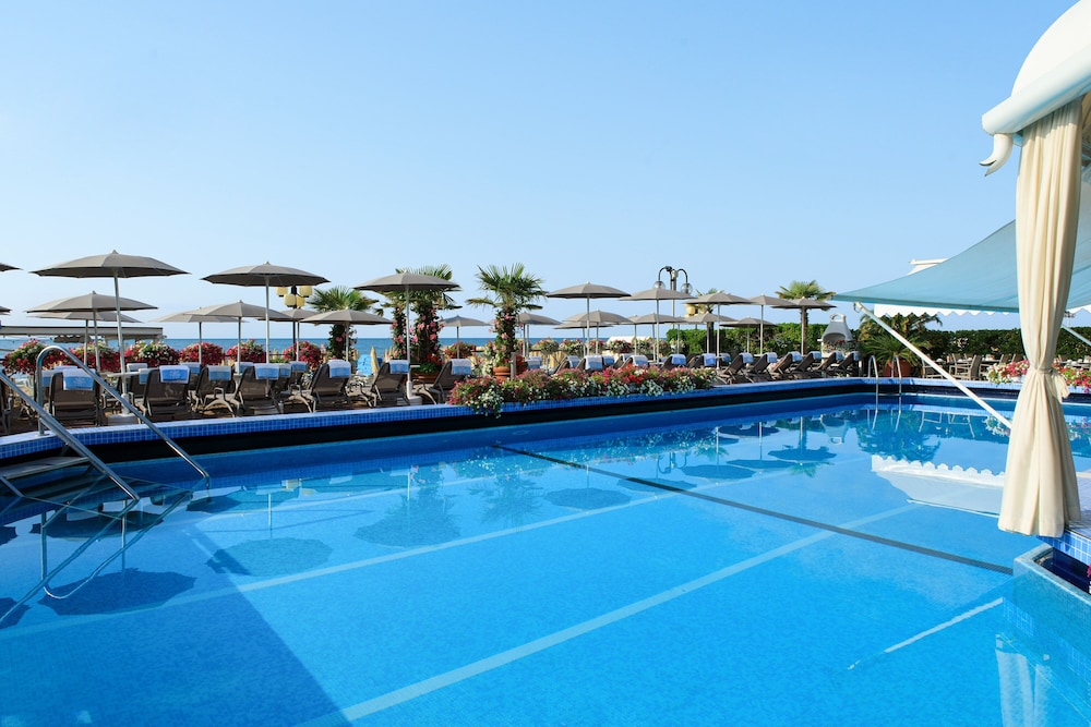 Hotel Cavalieri Palace 65/90