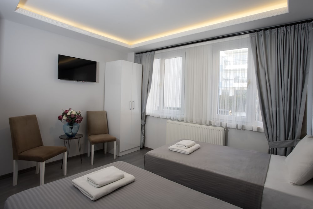 Carvan Hotel 36/55