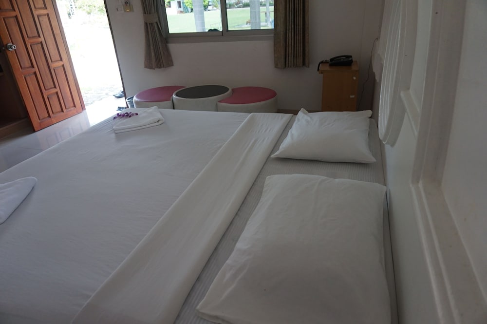 A.P. Garden Hotel 10/48