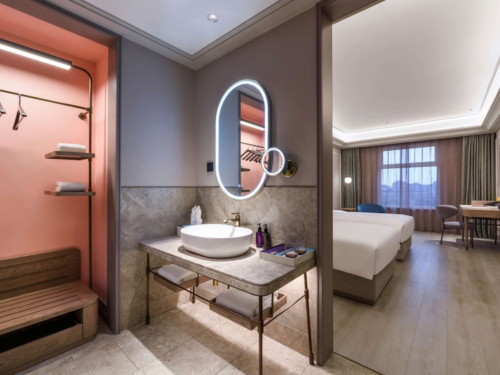 Mercure Shanghai Jinqiao 20/48