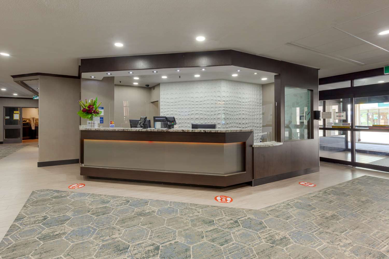 Best Western Plus Toronto Airport Hotel 4/38