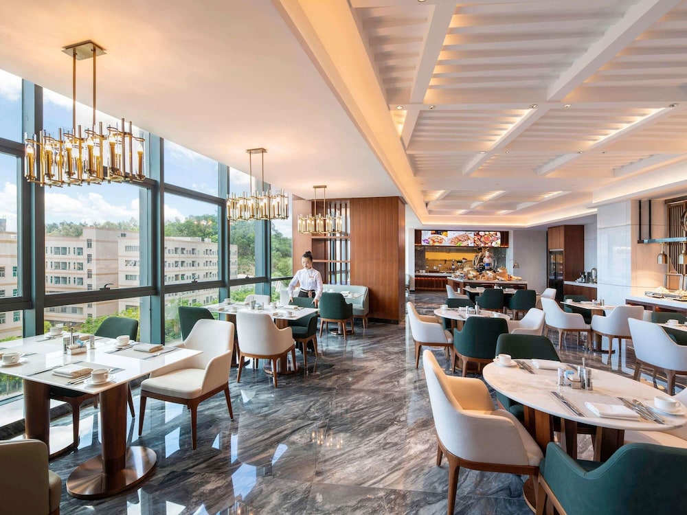 Mercure Shenzhen Pinghu 58/72