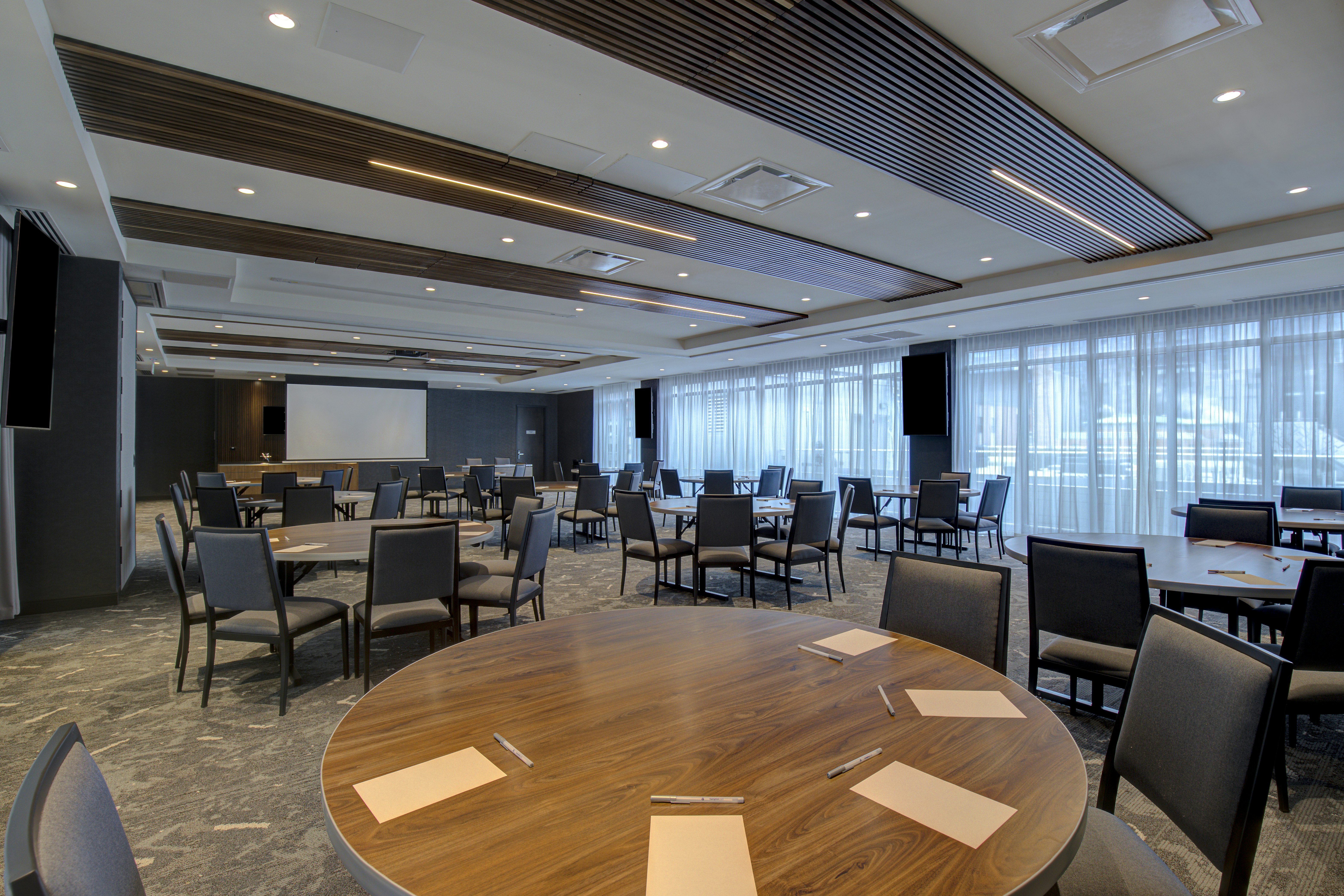 Hampton Inn by Hilton Montreal Downtown 35/44