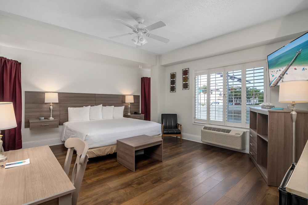 Naples Park Central Hotel 18/50