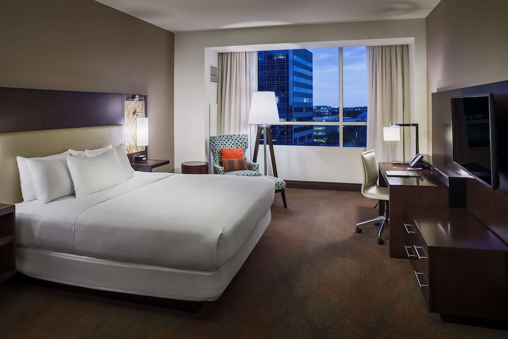 HILTON DALLAS/PLANO GRANITE PARK 35/88