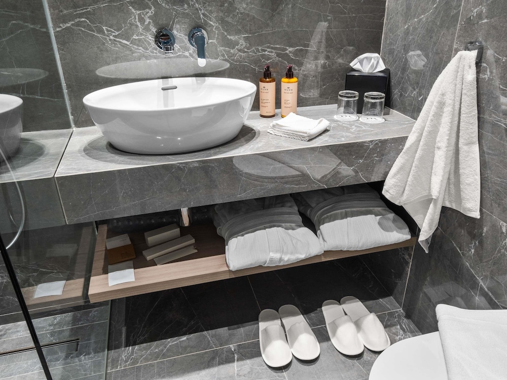 Mercure Larnaca Finikoudes Beach 60/60