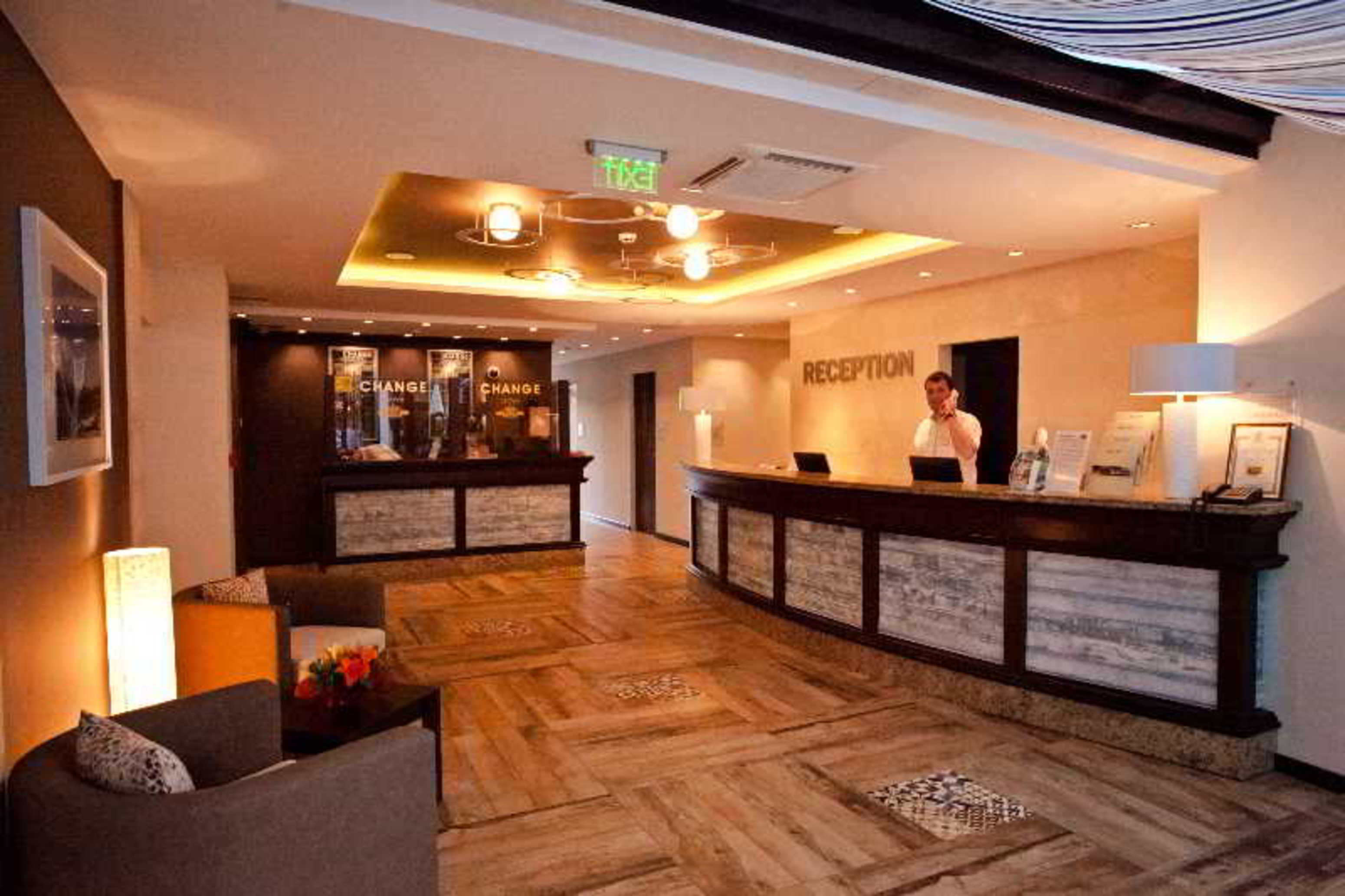 Hotel Lion 8/30