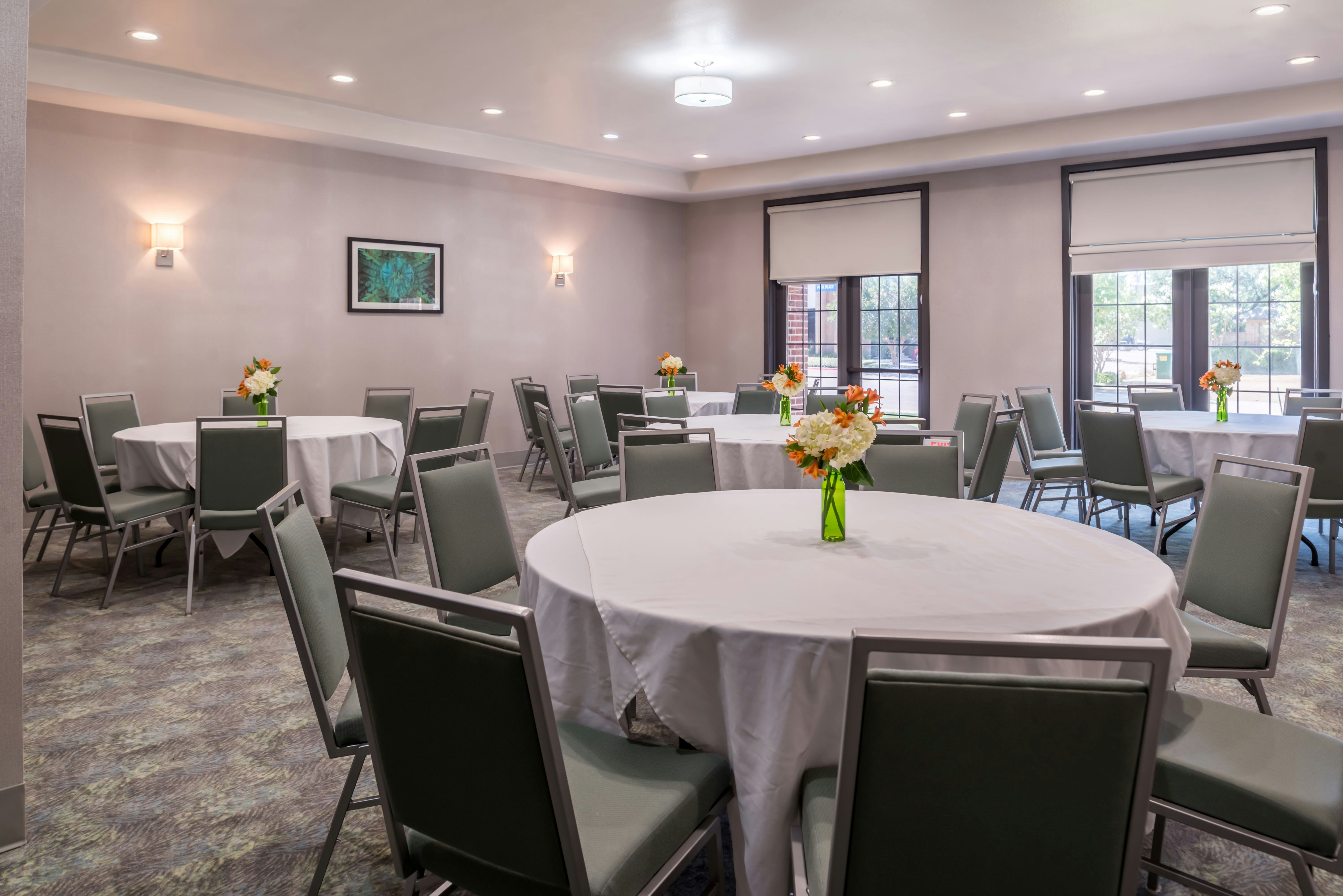 Holiday Inn Express Hotel And Suites Dallas Addison 20/25