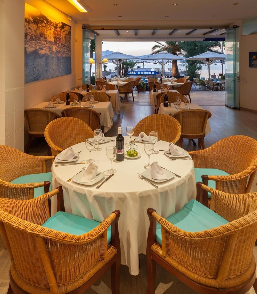 Capri Hotel 16/32